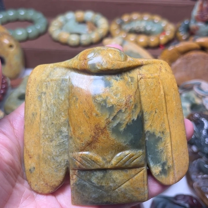 藏***真未镶嵌岫岩河磨玉（透闪石质玉）珠宝奇石