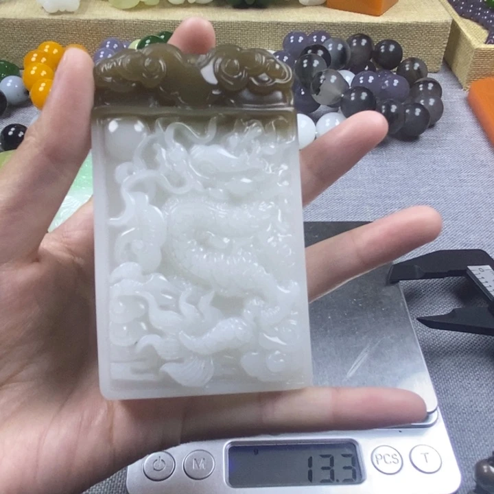 和田玉未镶嵌颈饰