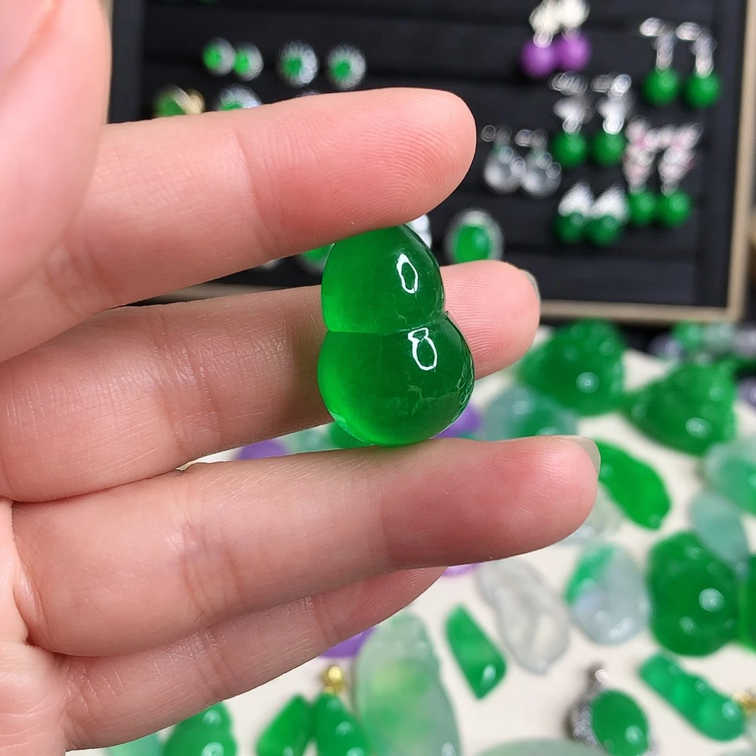 玫***酒翡翠未镶嵌颈饰优化817