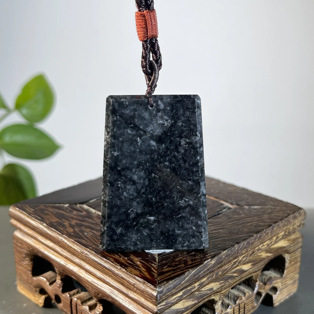 JYA27-04  天然缅甸A货翡翠  乌鸡-无事牌