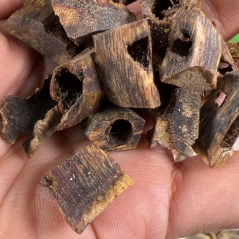 曼***的沉香沉香碎屑油叶子碎料