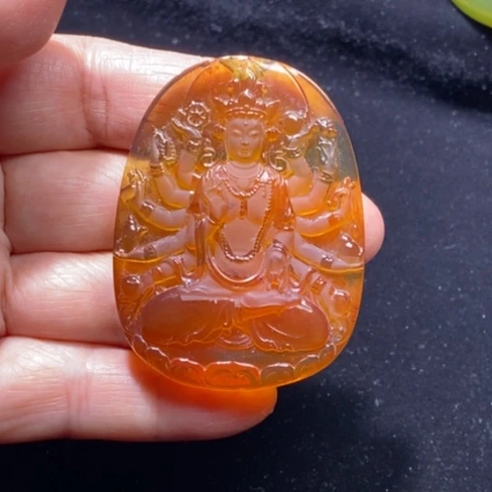琥珀未镶嵌裸石千手观音18.4克