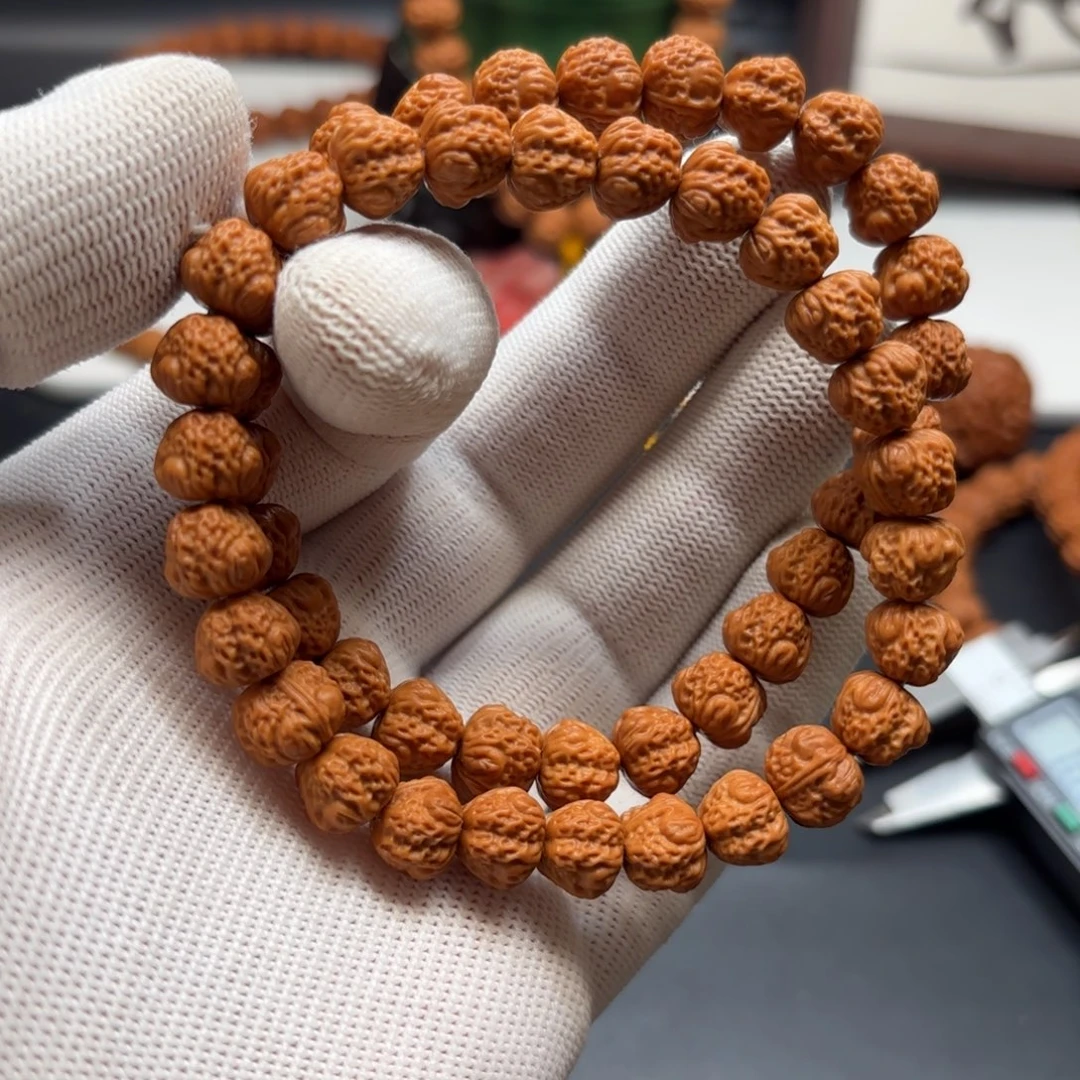 猴头核桃吊坠金灿