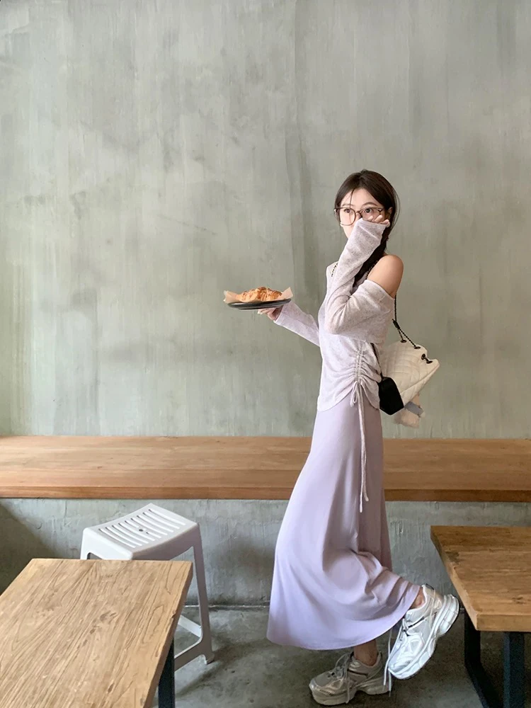 1558/紫色吊带连衣裙