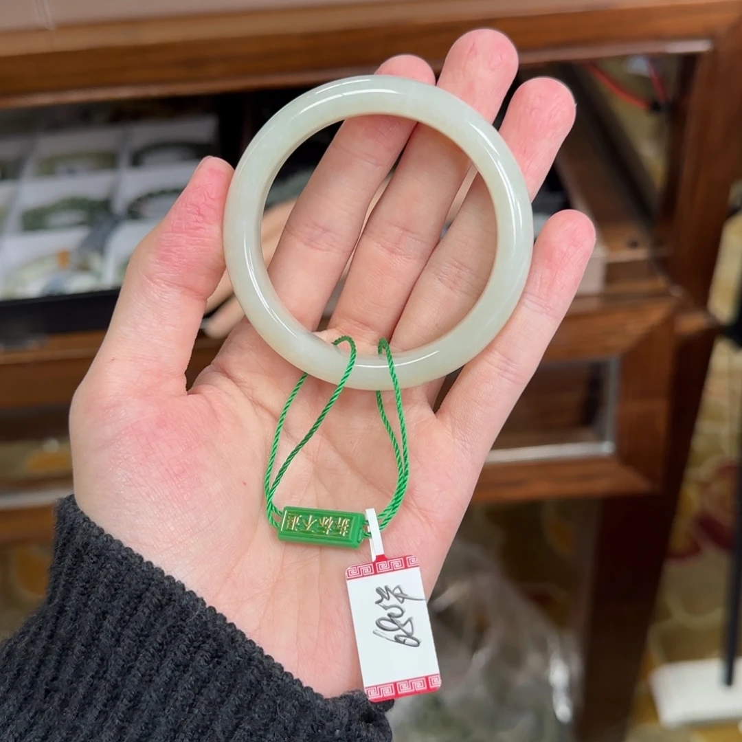 和田玉未镶嵌手镯54