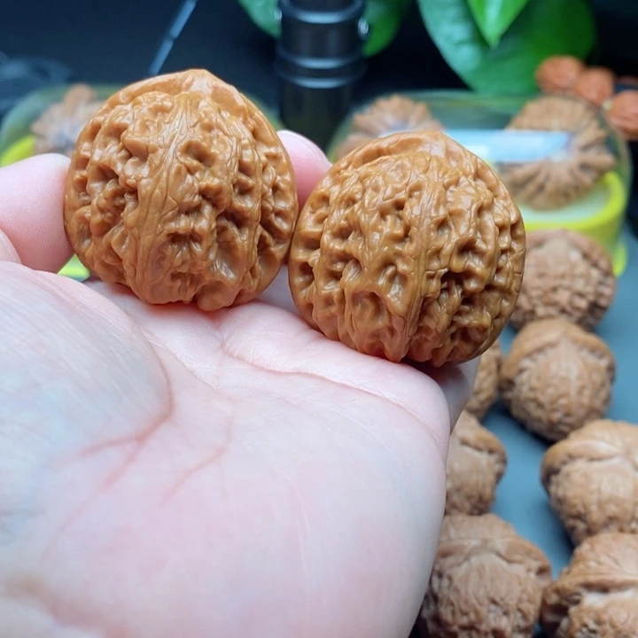 把件文玩核桃红锦鲤