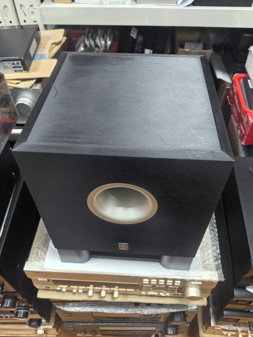 8新  YMH低音炮   运费自理不支持7天无理由。