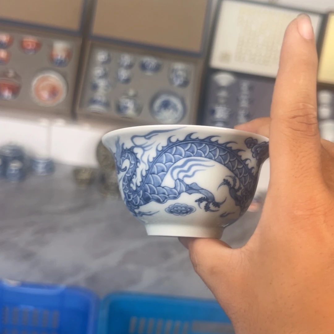 白青花铠甲龙压手杯全