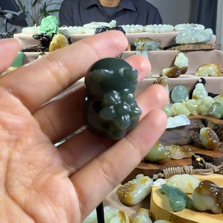 和田玉（糖玉）未镶嵌颈饰