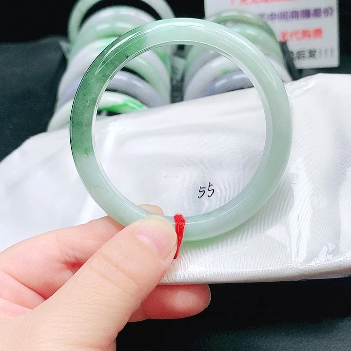 翡翠未镶嵌手镯188