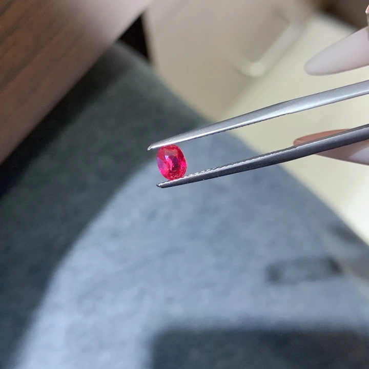 裸石红宝石0.5ct无烧鸽血红（大证）