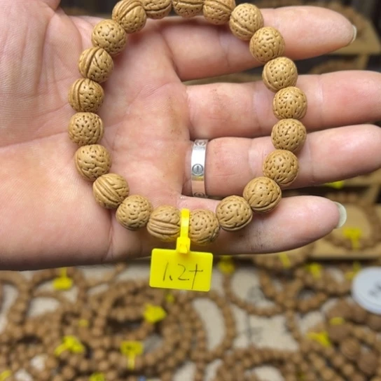 木质野生桃核手串