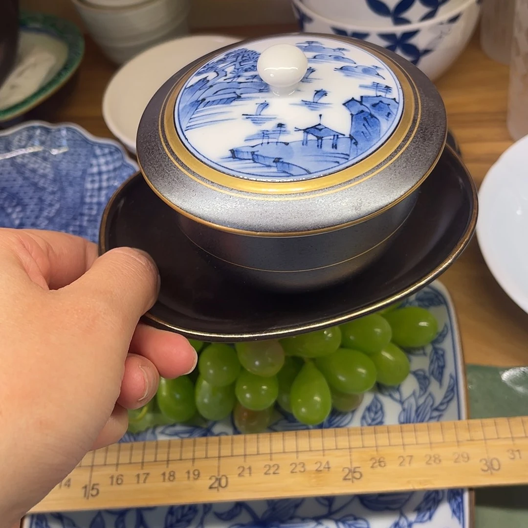 瓷片玥青花内绘盖被