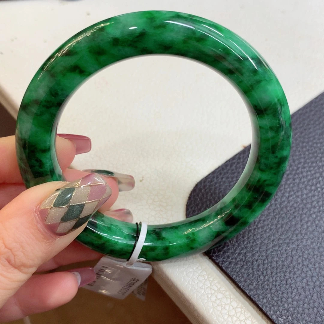 未镶嵌手镯翡翠缅甸