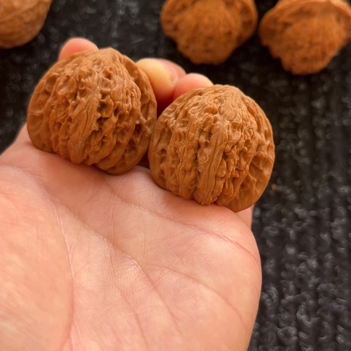 文玩核桃吊坠秘纹