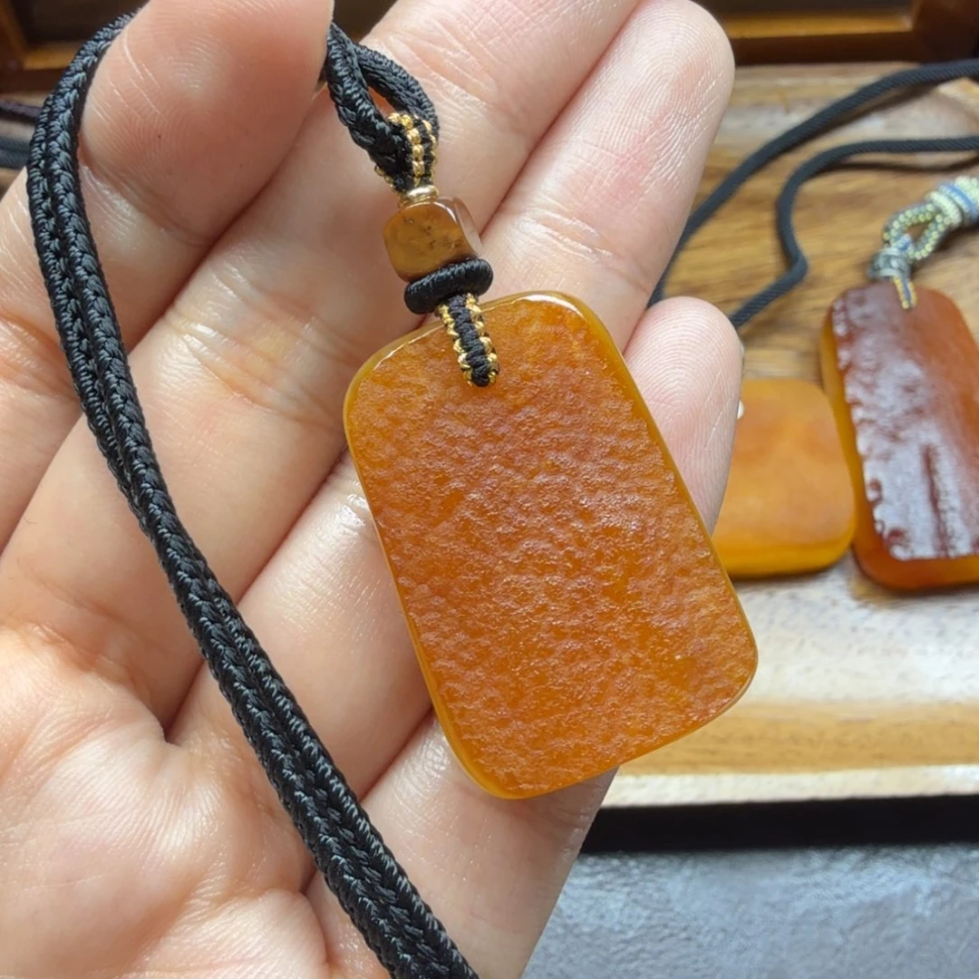 琥珀吊坠(赠链)未镶嵌