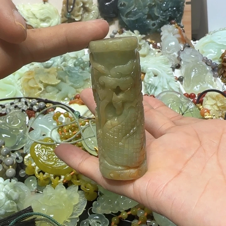蛇纹石玉未镶嵌吊坠