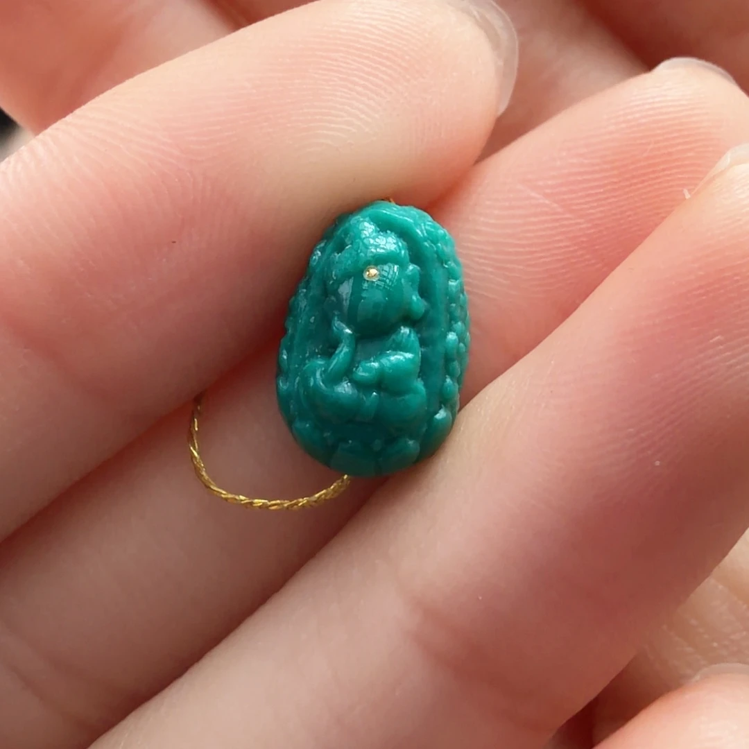 绿松石未镶嵌颈饰