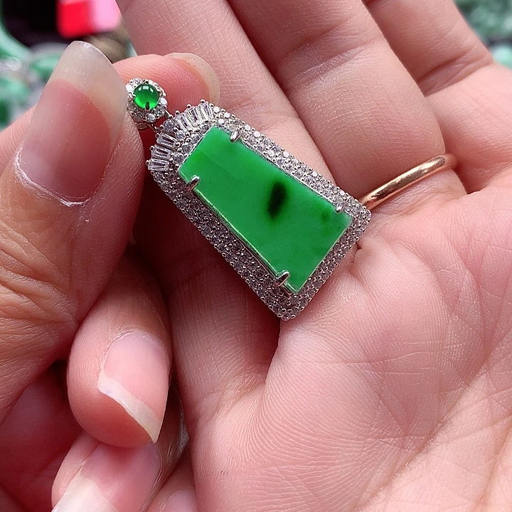 翡翠银S925镶嵌颈饰翡翠