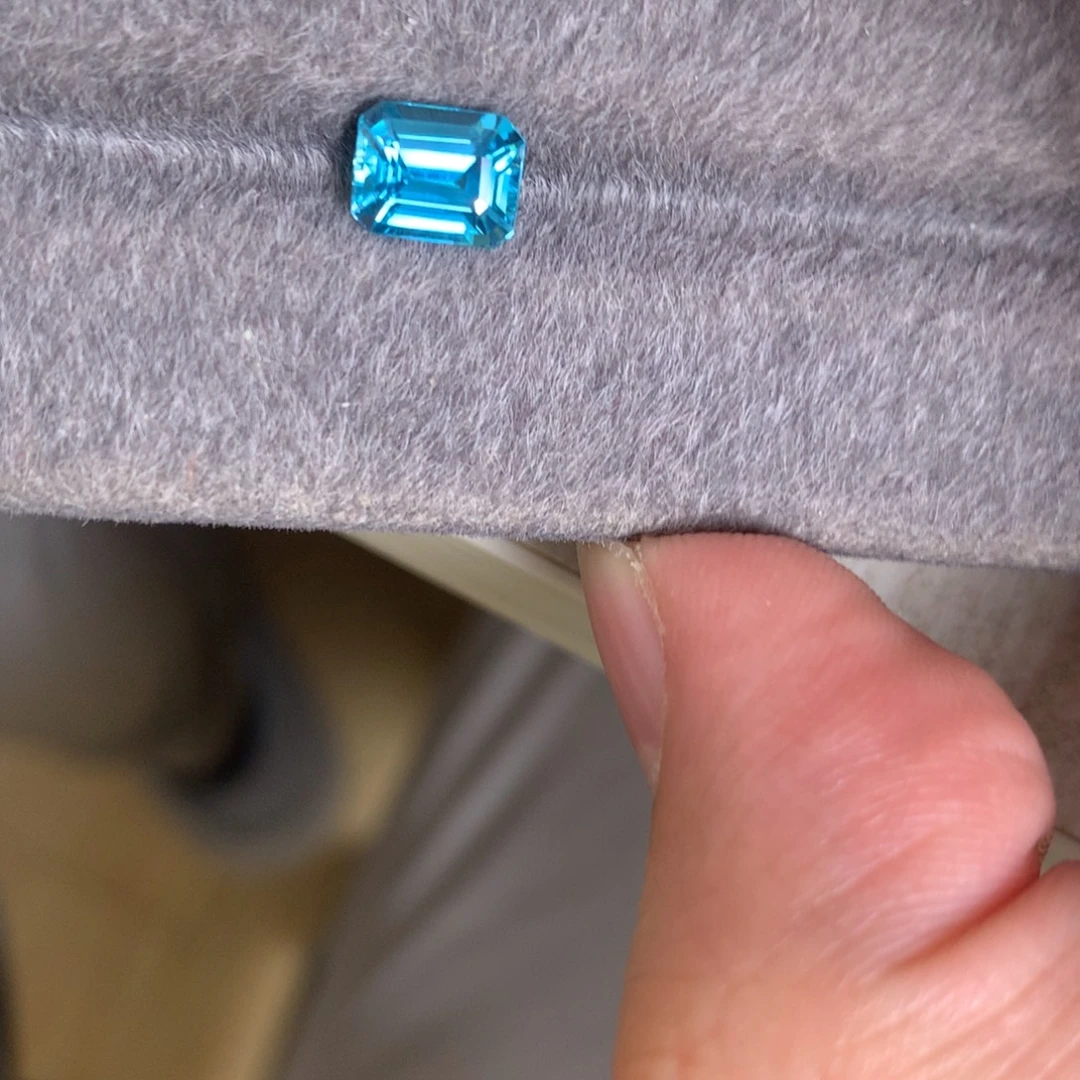 天然锆石裸石未镶嵌2.02 浓郁风信子