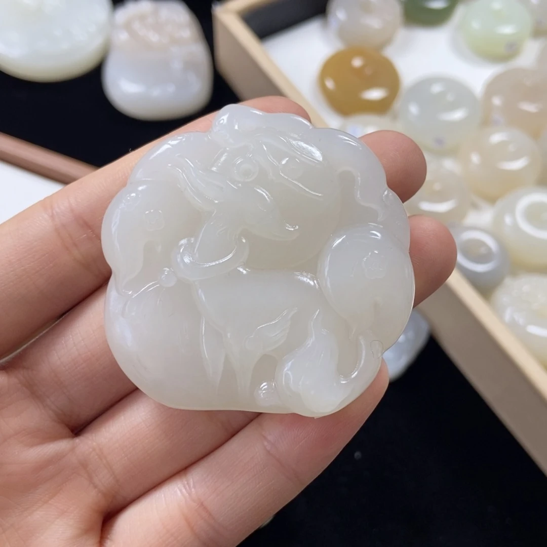 和田玉吊坠未镶嵌