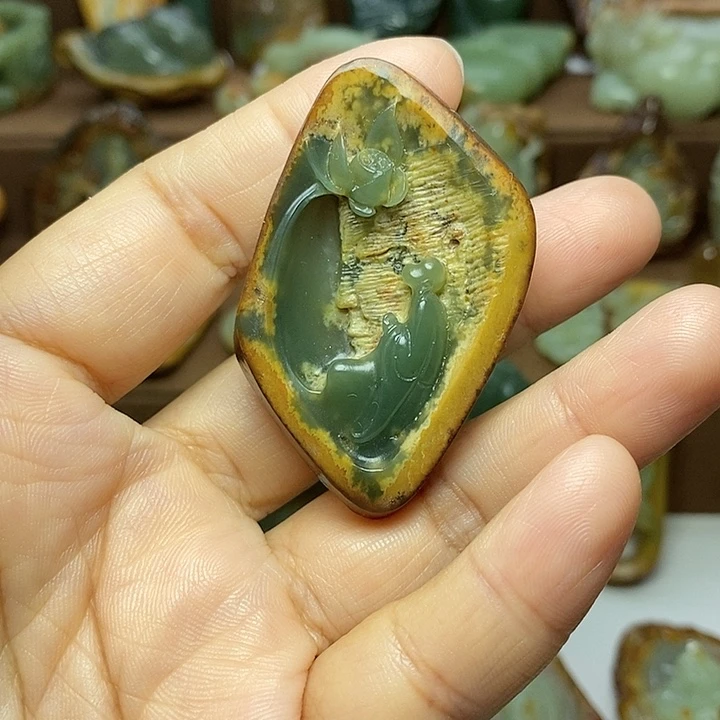 u***h岫岩河磨玉（透闪石质玉）未镶嵌颈饰