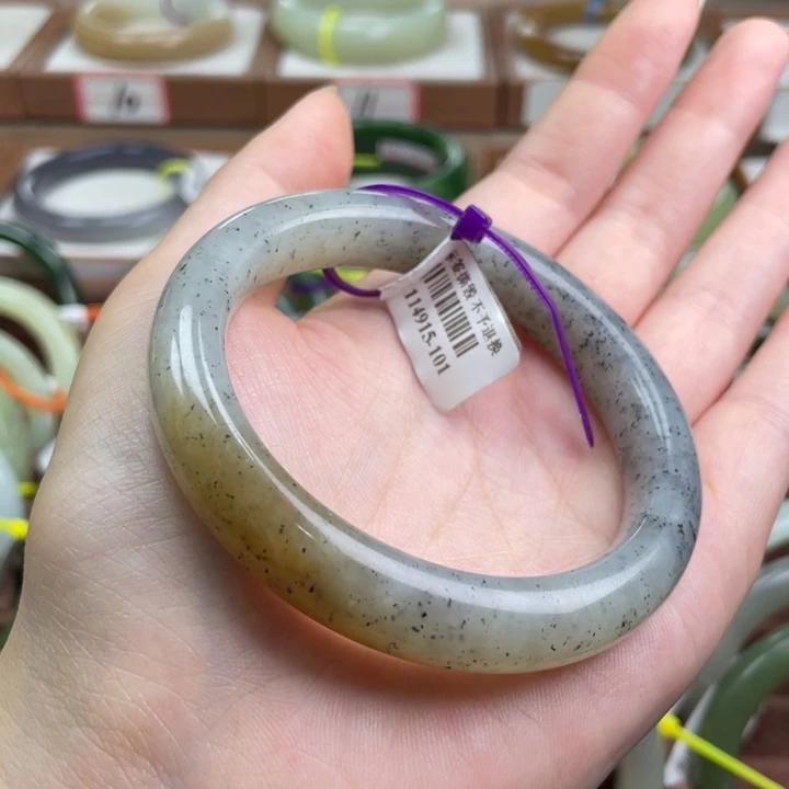 【闪购商品】未镶嵌手镯和田玉21   57