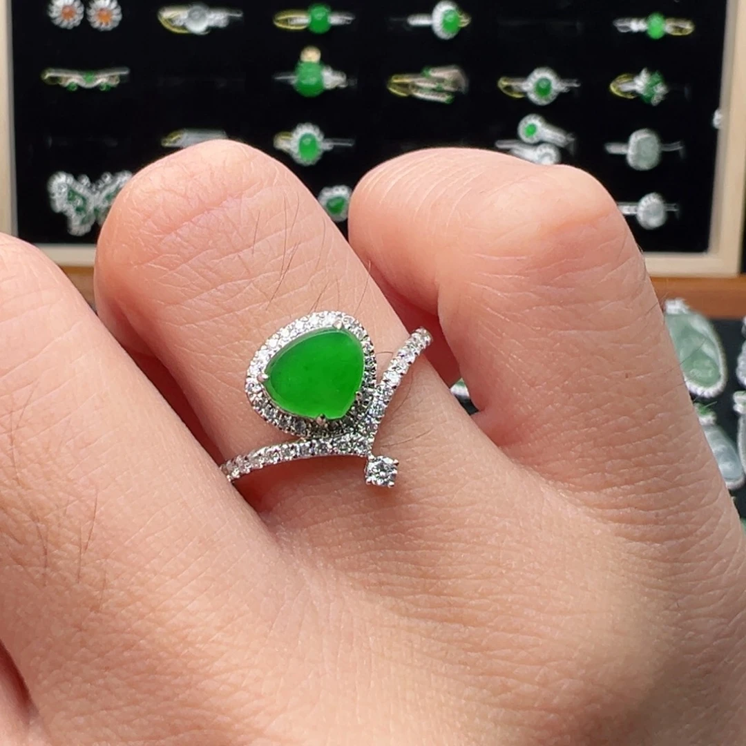 翡翠戒指18K金镶嵌心5.9