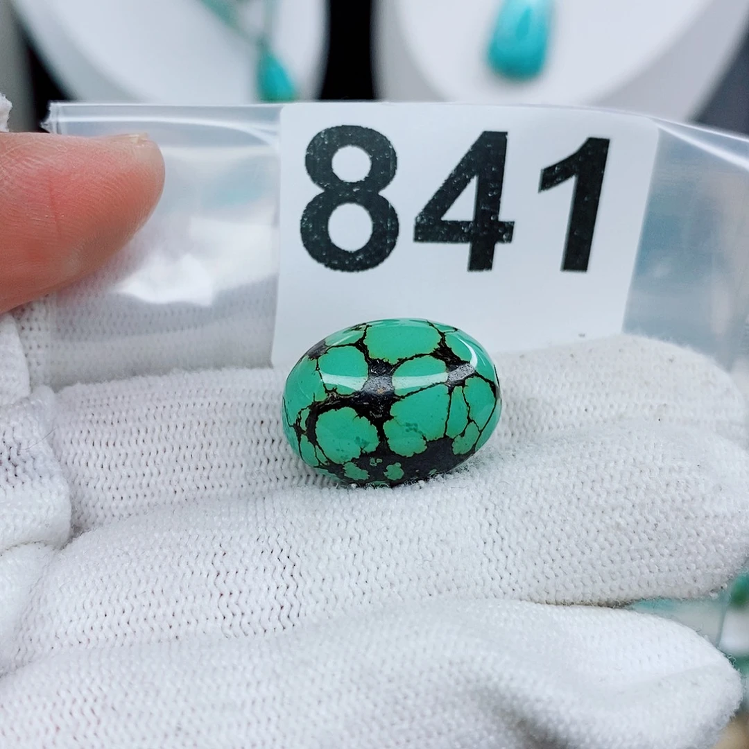 绿松石未镶嵌颈饰