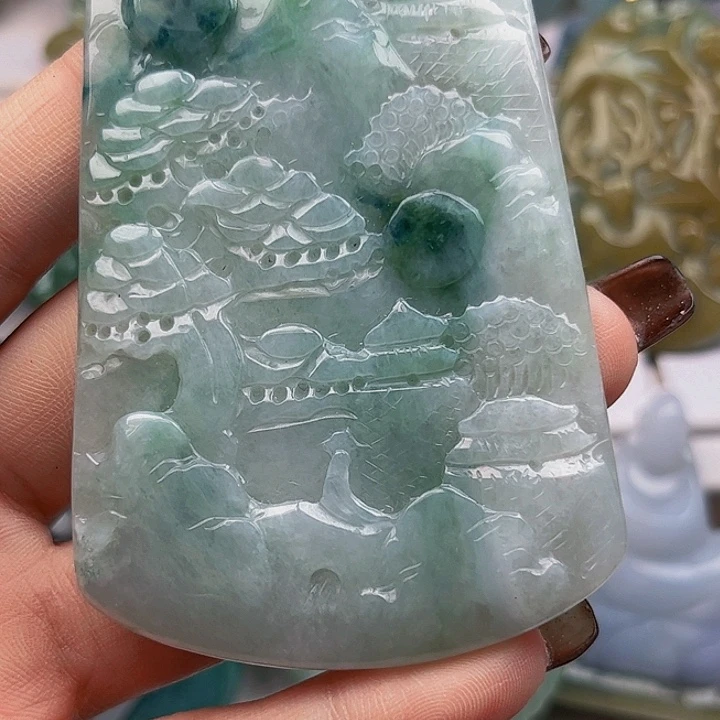 翡翠未镶嵌颈饰挂件