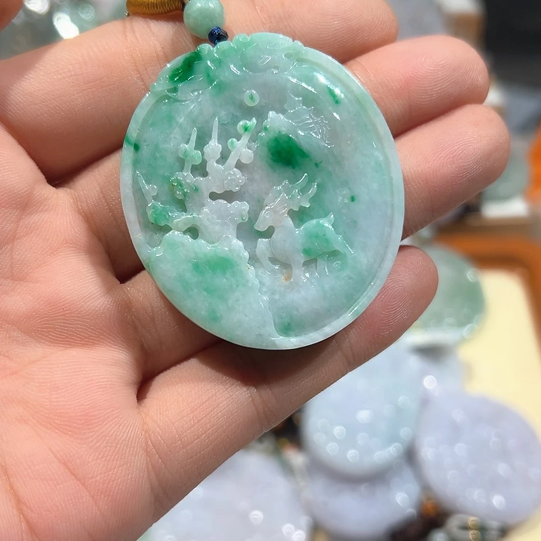 翡翠未镶嵌颈饰挂件