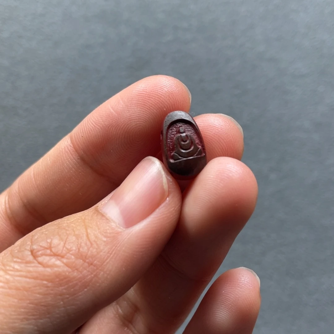 南红玛瑙配饰未镶嵌?**岁无相