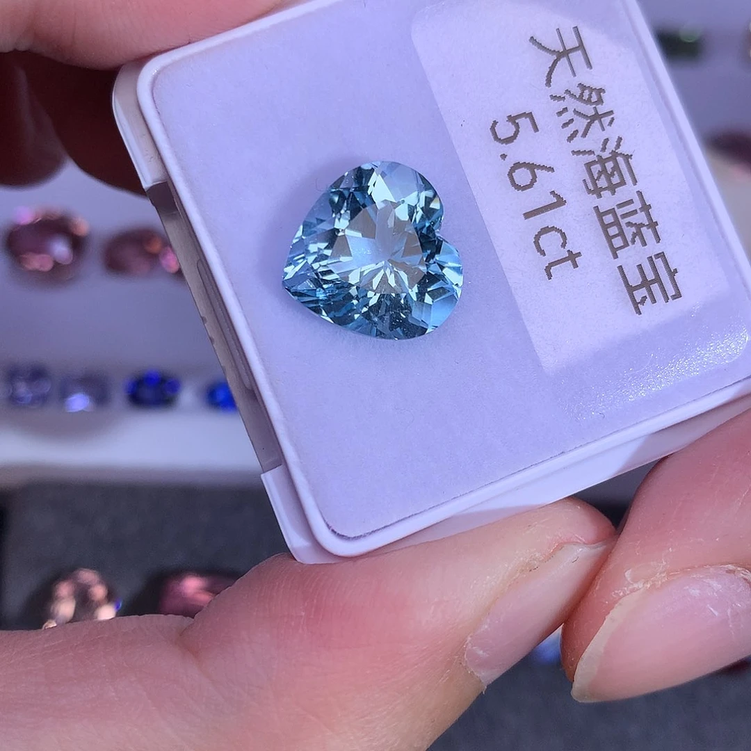 海蓝宝石笔搁未镶嵌5.61ct