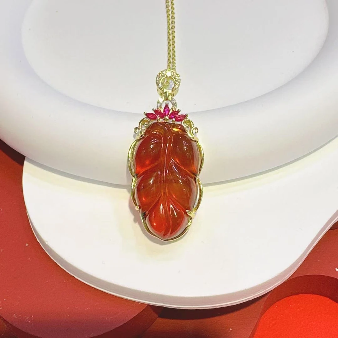 S925银镶嵌28*16*9mm血珀叶子吊坠HNZ9588