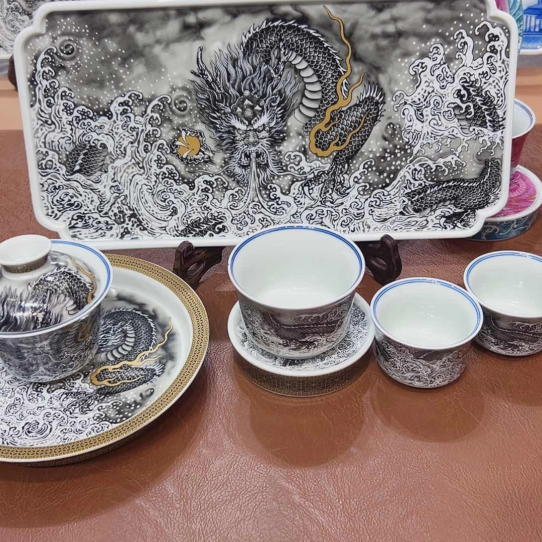 摆件差***森景德镇陶瓷学院等单位联合举办了多