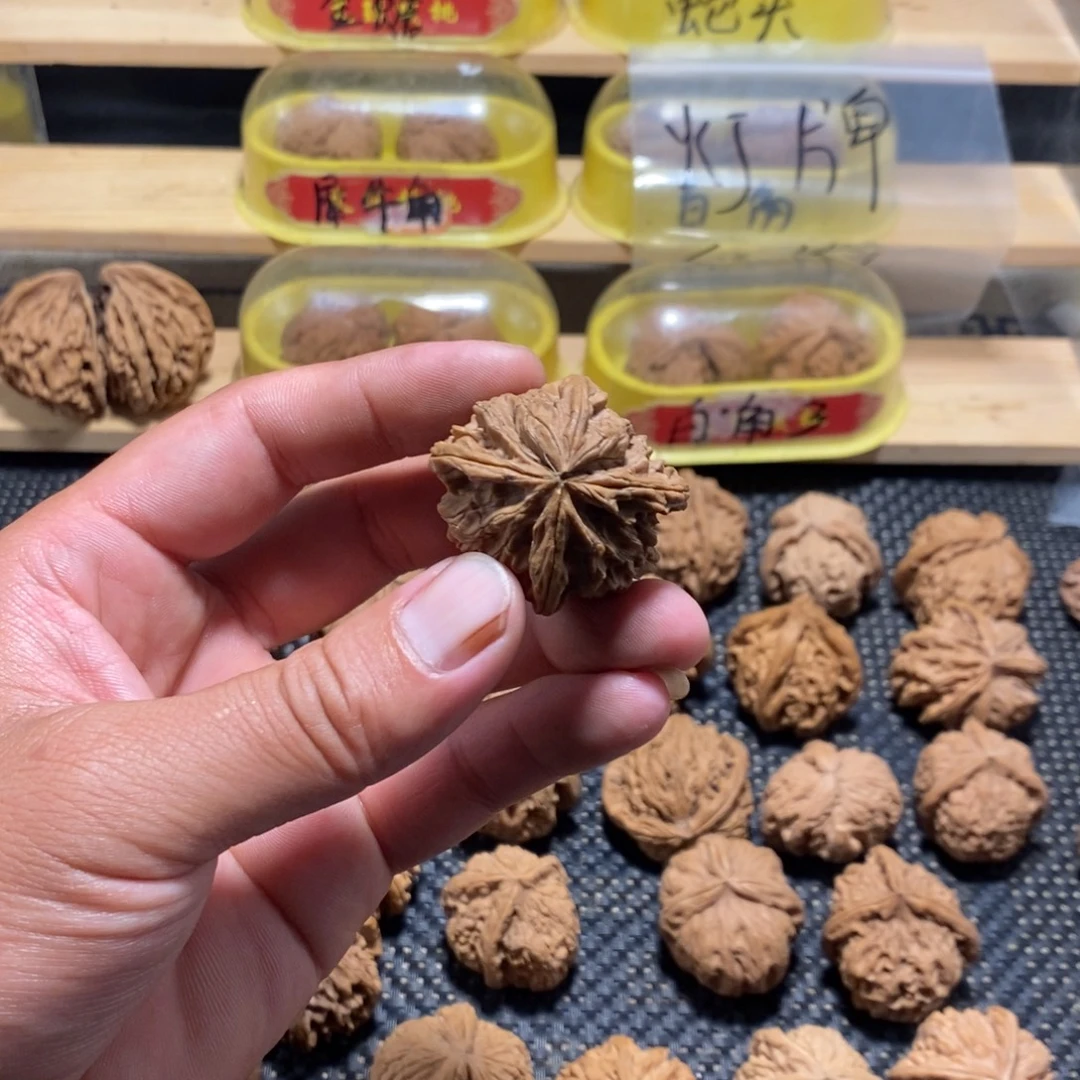 挪***林吊坠文玩核桃核桃异形