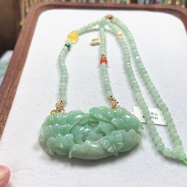 翡翠颈饰未镶嵌吊坠