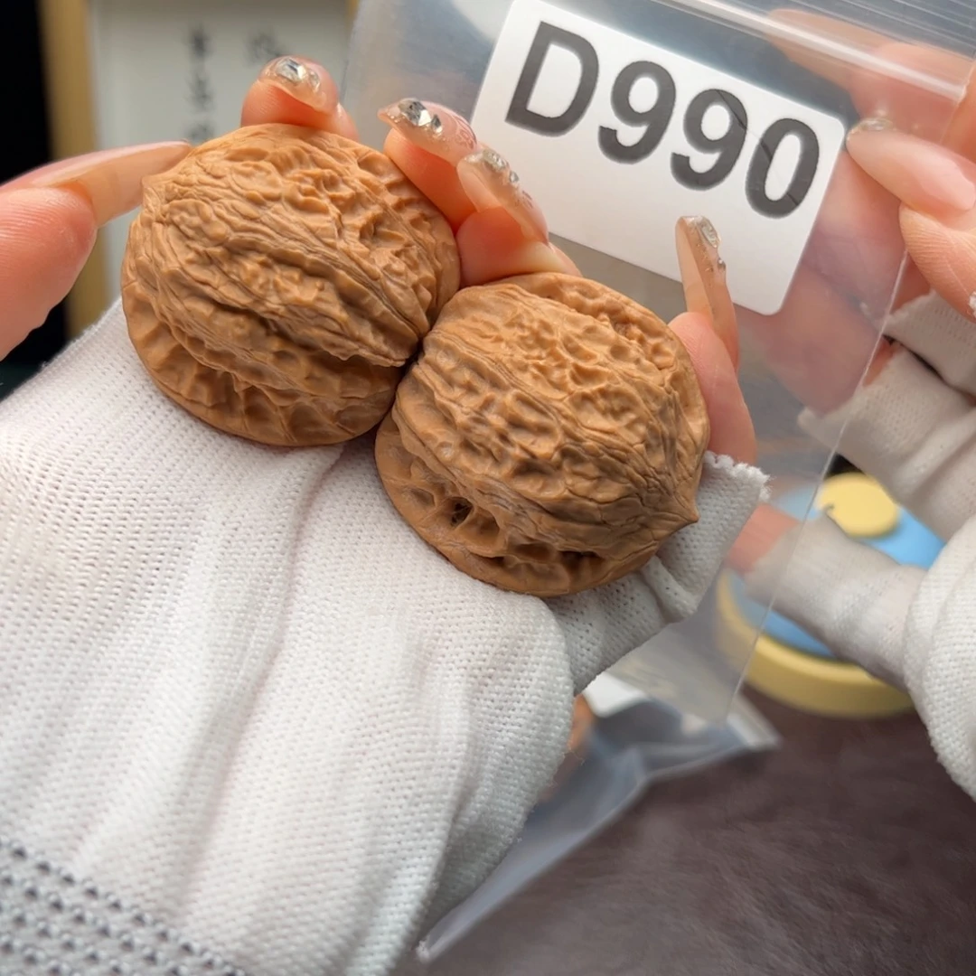 文玩核桃把件39金鱼肚d990