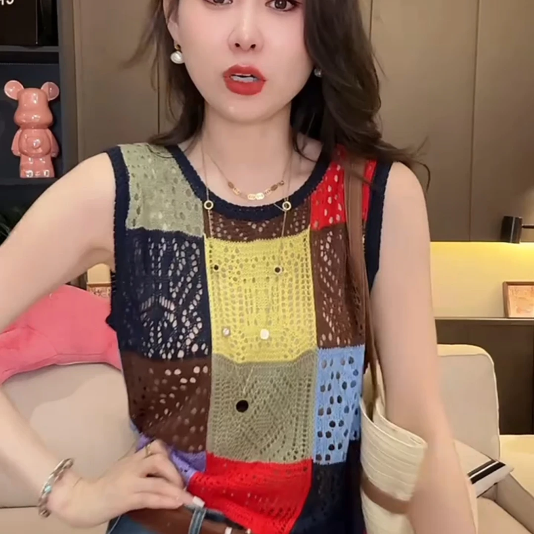 欧货新款圆领多巴胺坎肩无袖背心女夏季时尚别致减龄针织镂空上衣