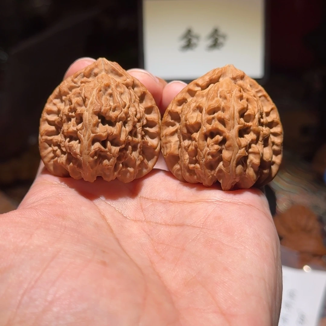 把件核桃1415三角白，尺寸42
