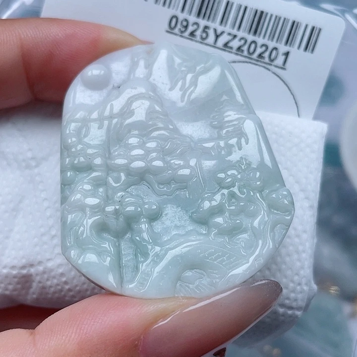 吊坠(不含链)未镶嵌翡翠