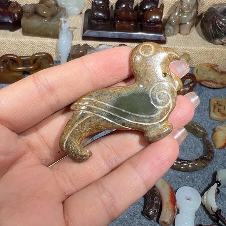 和田玉未镶嵌挂件