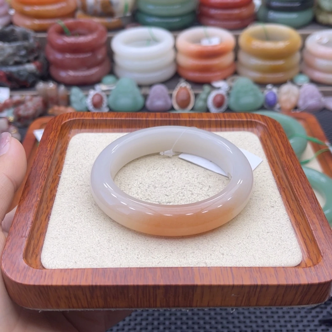石英质玉未镶嵌手镯