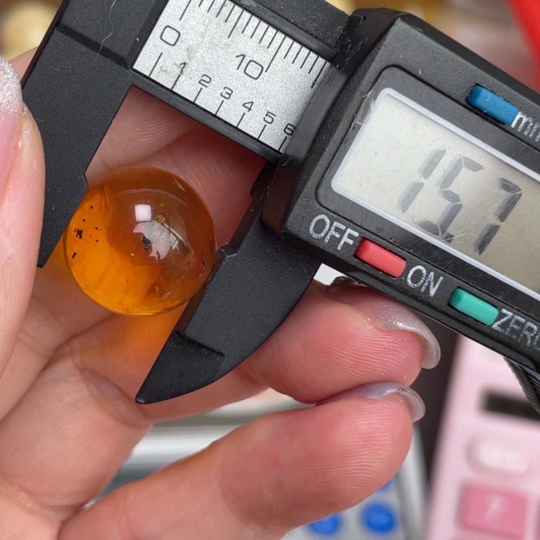 未镶嵌琥珀裸石微瑕360