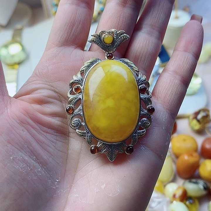 琥珀未镶嵌颈饰蜜蜡吊坠