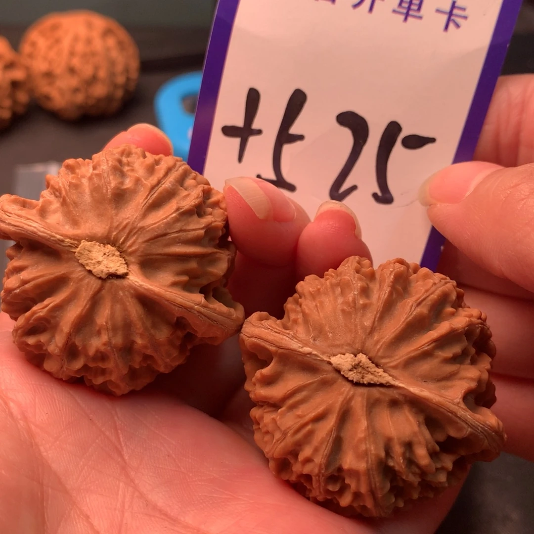 文玩核桃吊坠宫灯
