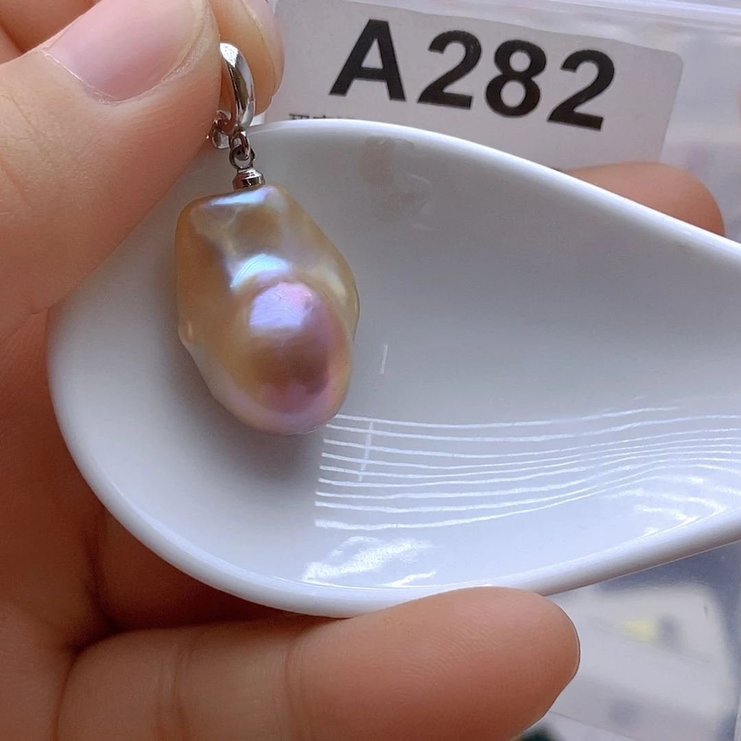 未镶嵌淡水珍珠颈饰