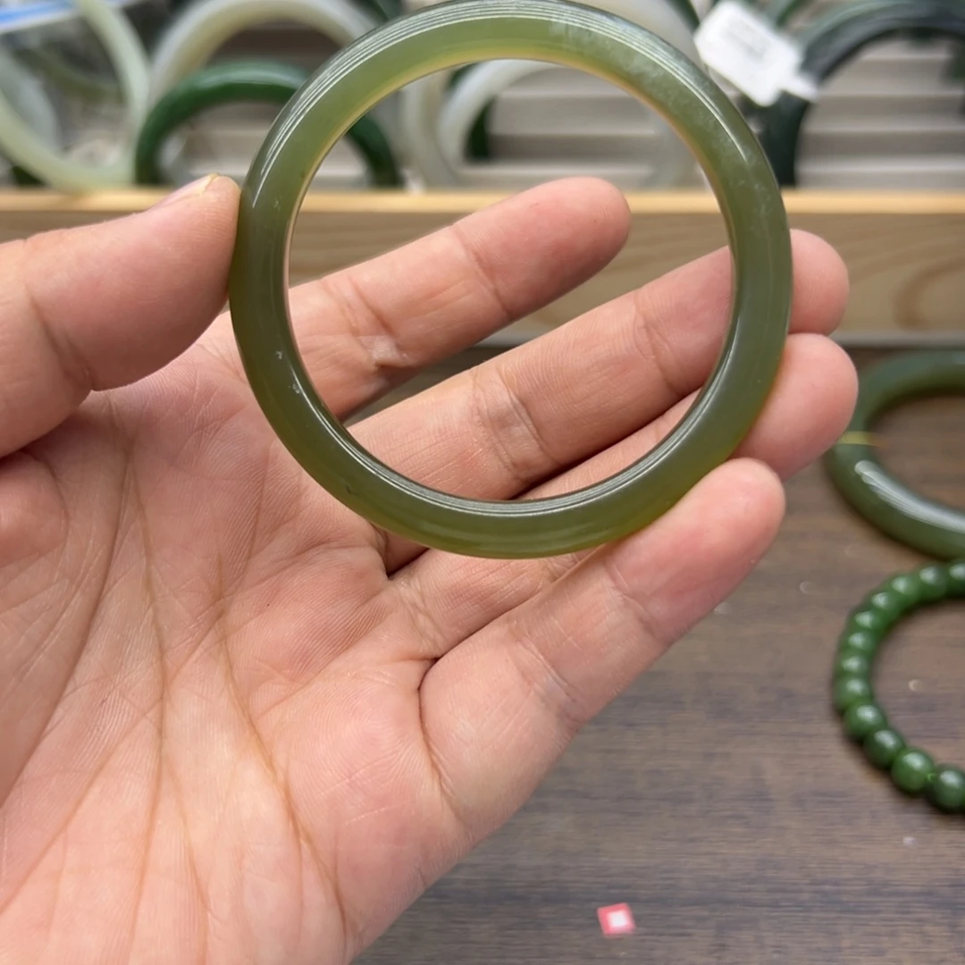 和田玉未镶嵌手镯51.4圈围482