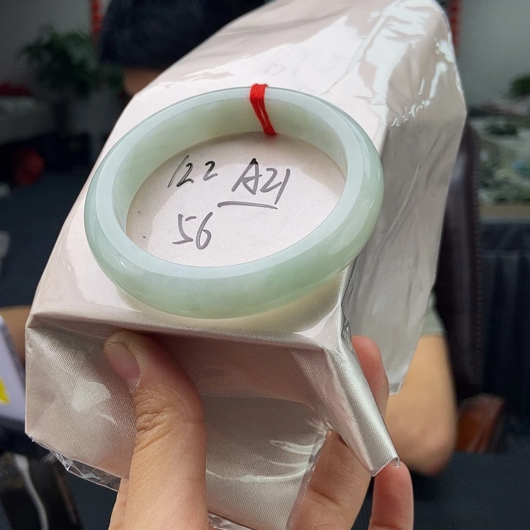 翡翠手镯未镶嵌颜色多样性发拍一发一