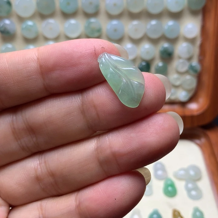 颈饰未镶嵌翡翠天然A货翡翠